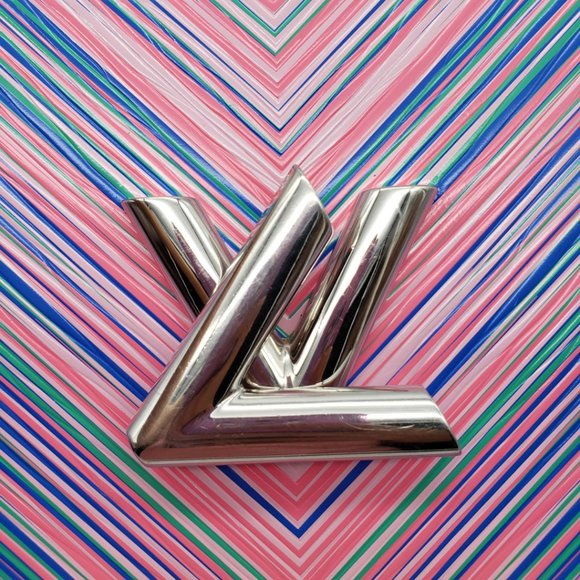 100% Authentic Louis Vuitton EPi Twist MM Shoulder Bag - Picture 13 of 16